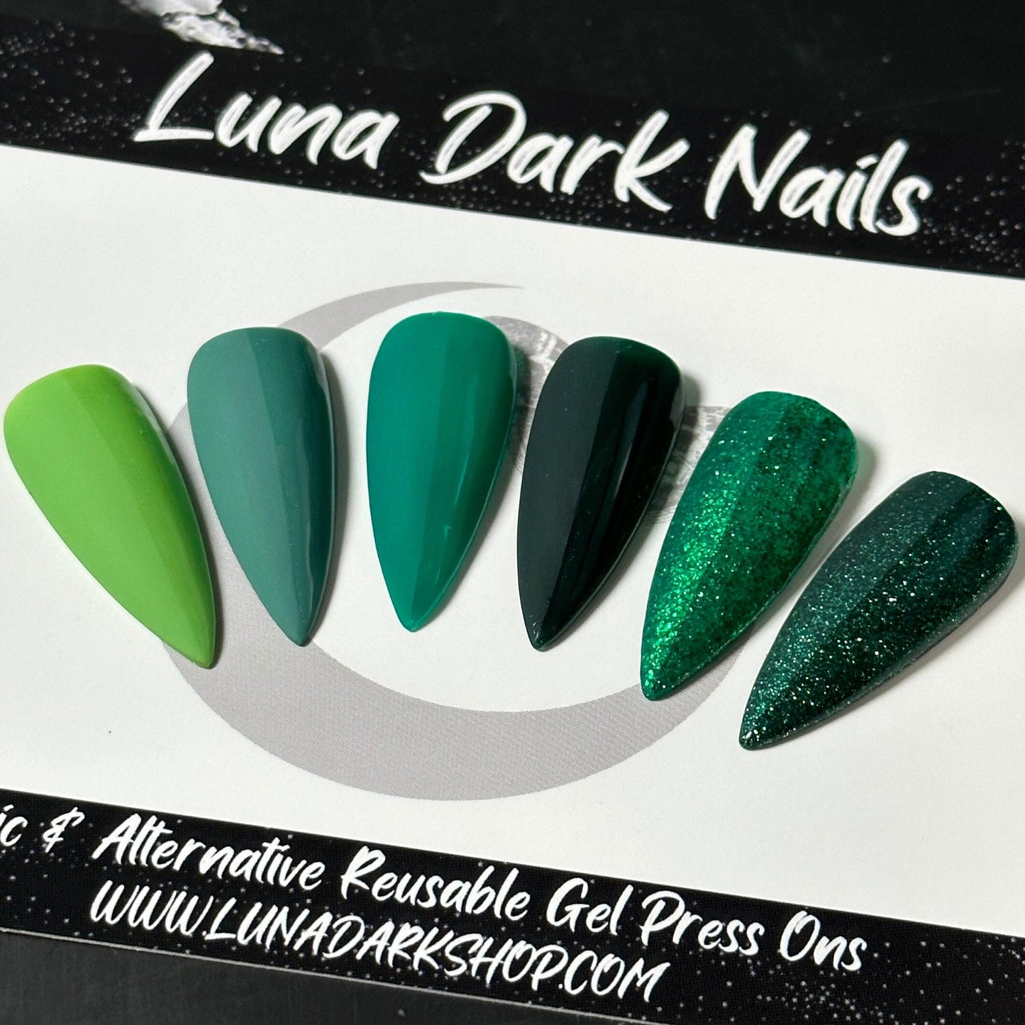 Fall Trends: Greens! Single Color Fall Press On Nails, Autumn Nails, Basic Nails, Custom Gothic Nails, Witchy Nails, Reusable False Nails