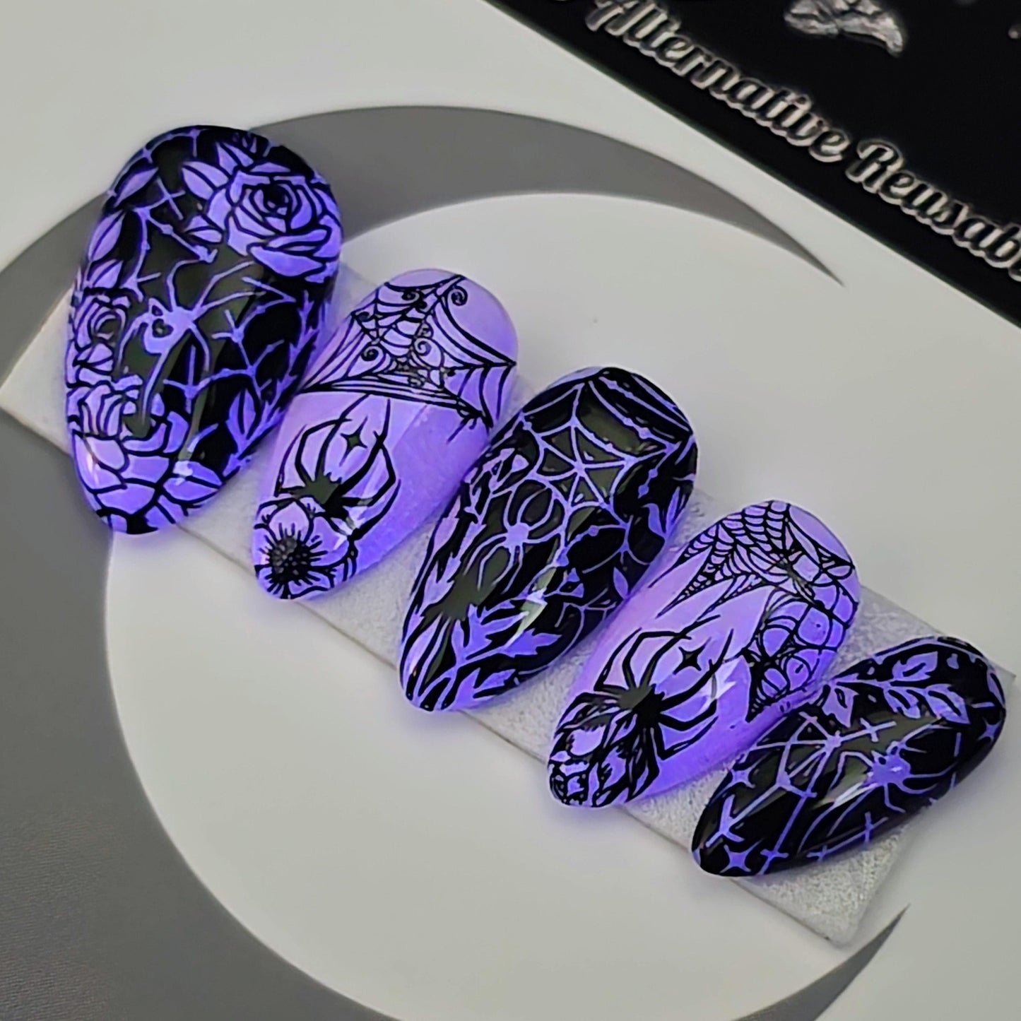 Widow's Garden, Gothic Halloween Press On Nails, Witchy Spider Nails, Glow in the Dark Press Ons
