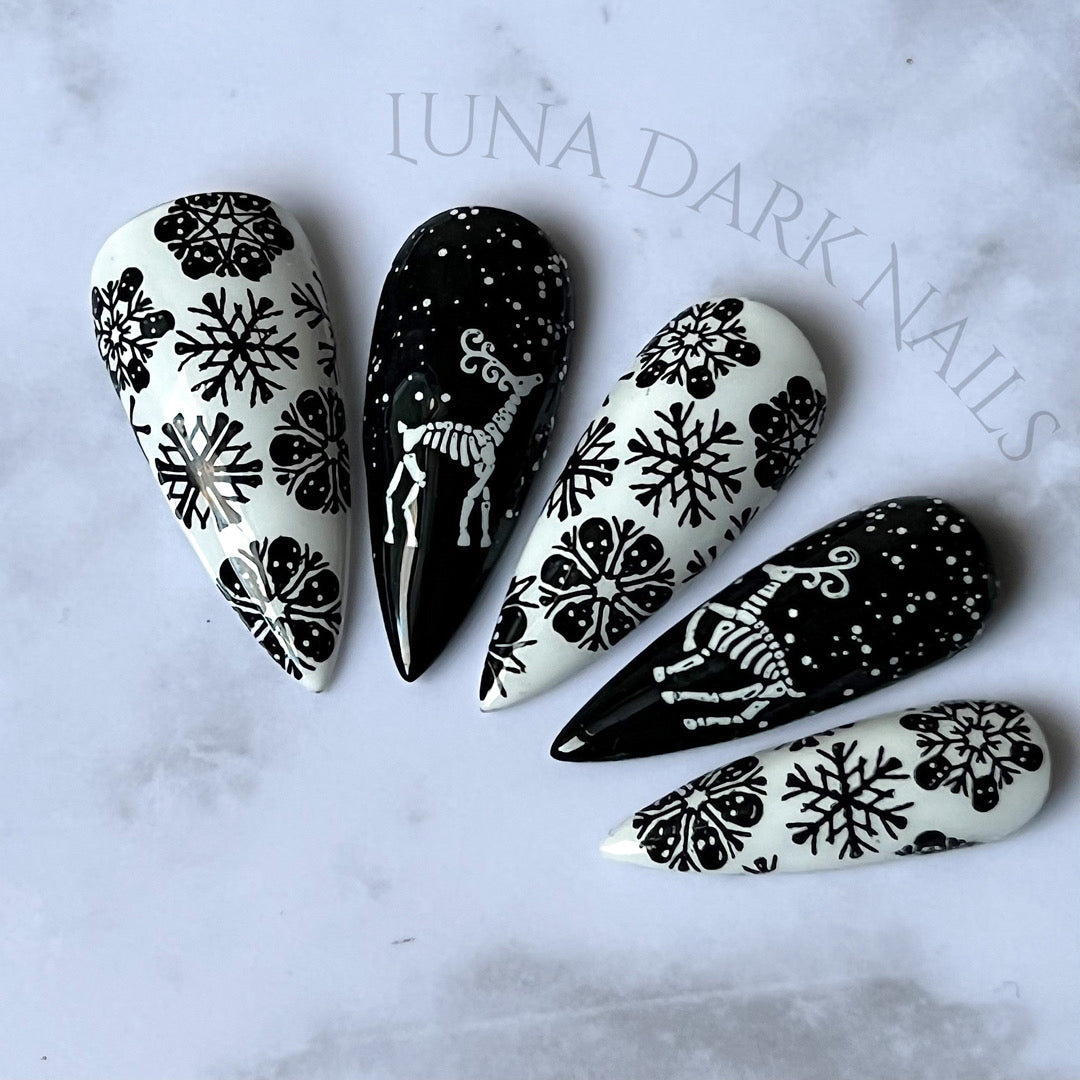 Gothic Christmas Nails