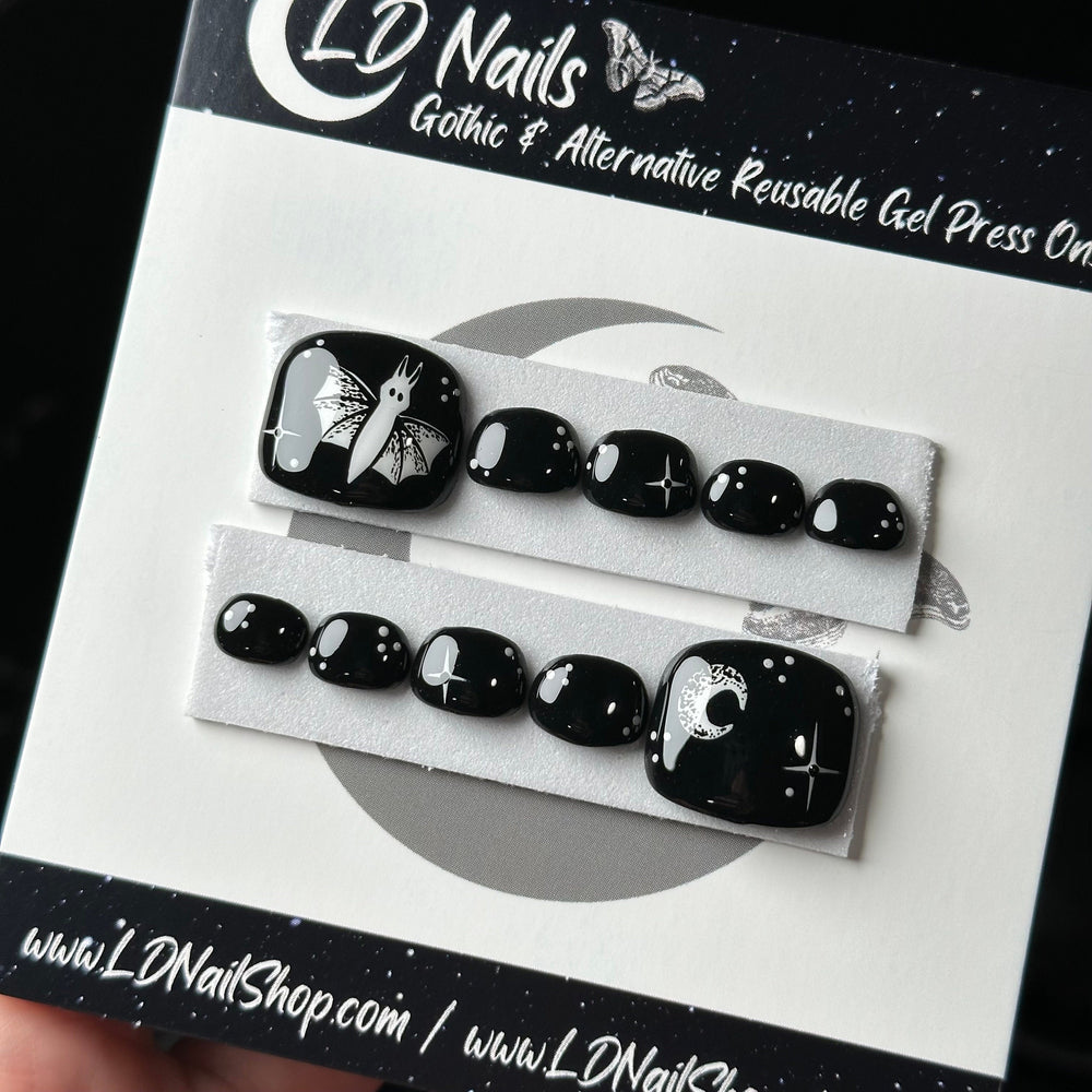
                      
                        Designed Toe Tips
                      
                    