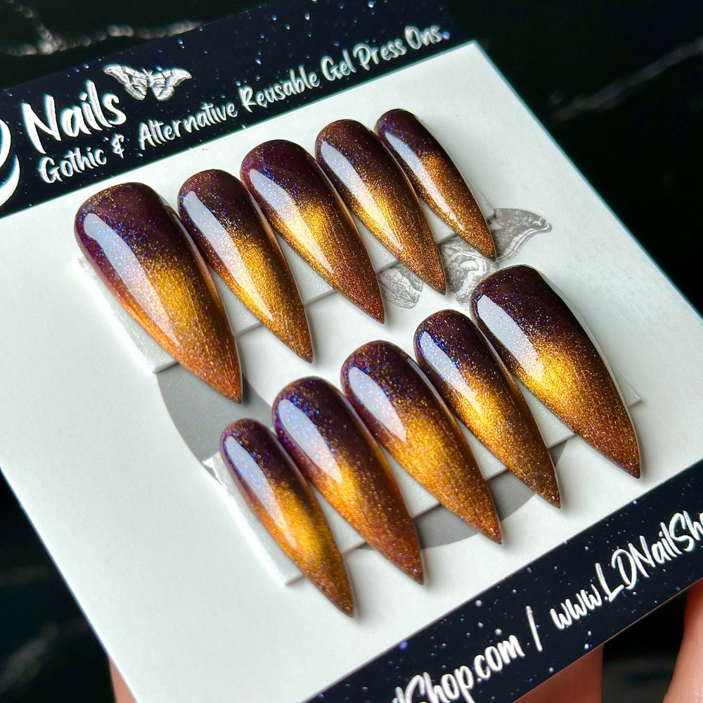 
                      
                        Halloween Cat Eye Ombré
                      
                    
