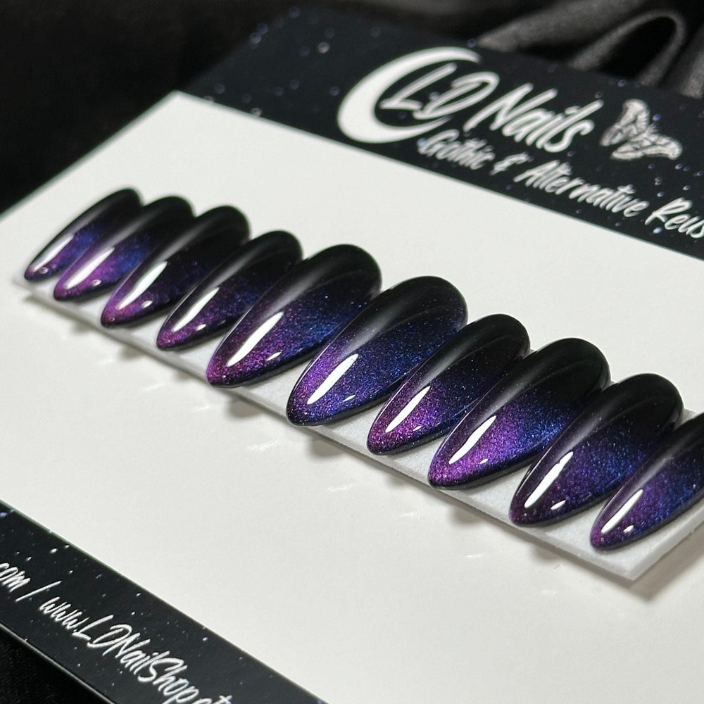 
                      
                        Cat Eye French Ombré
                      
                    