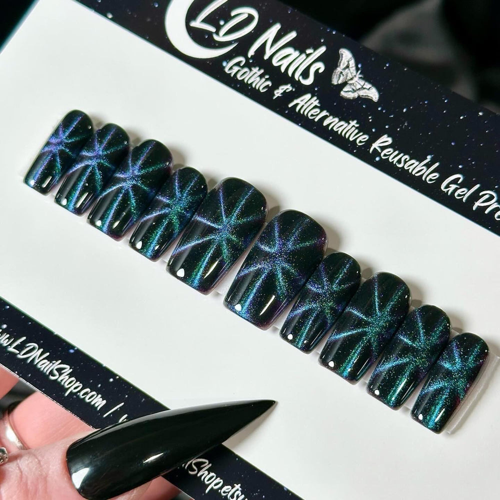 
                      
                        Starburst Cat Eye
                      
                    