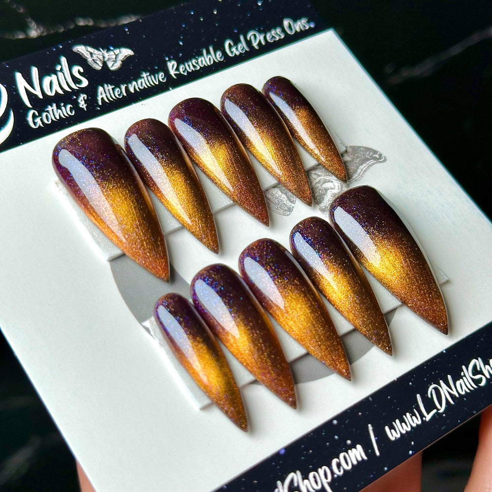 
                      
                        Halloween Cat Eye Ombré
                      
                    