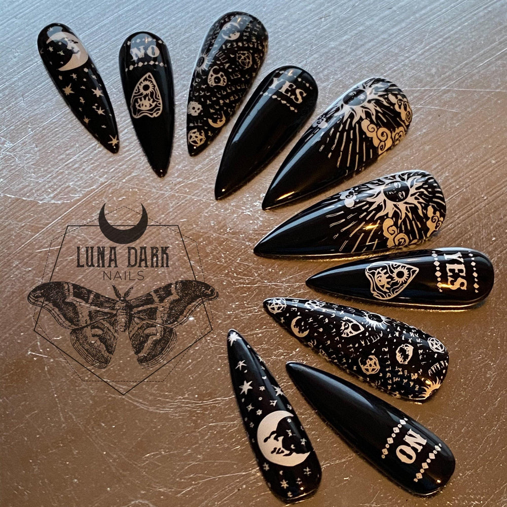 
                      
                        Ouija
                      
                    