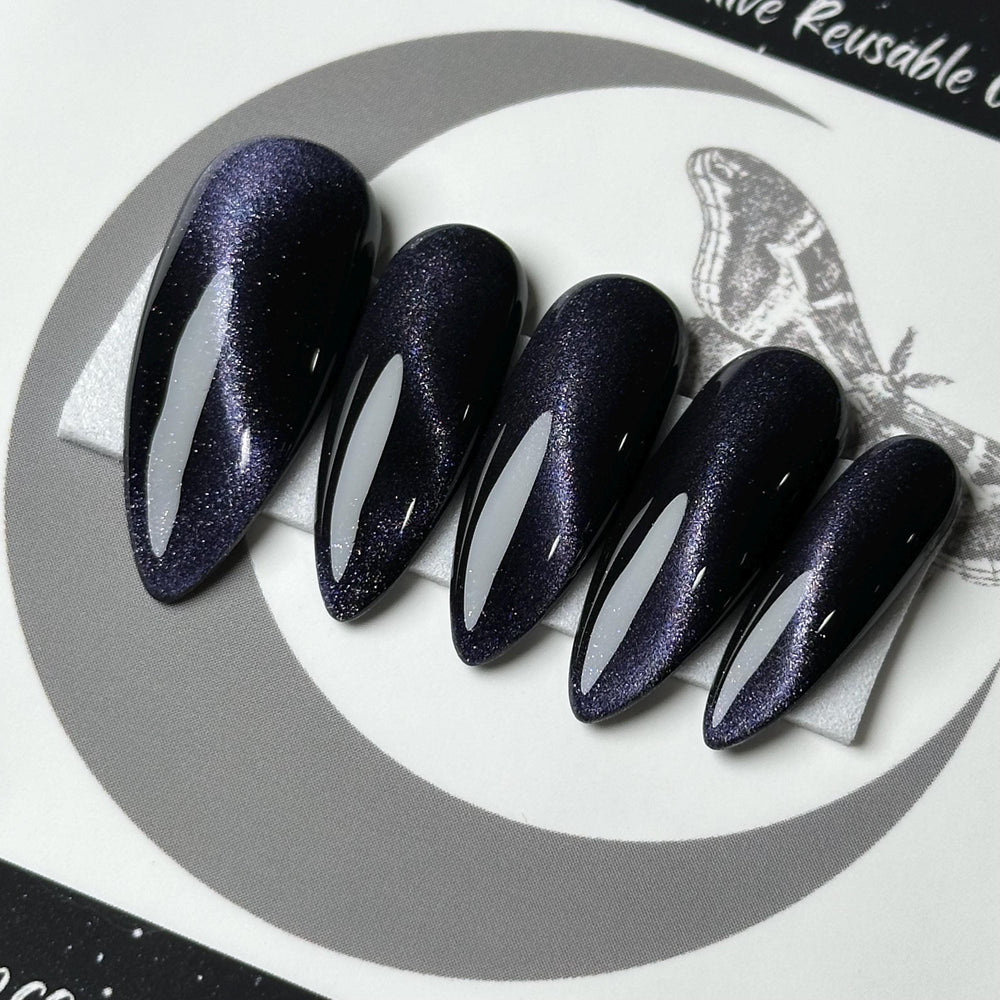 
                      
                        Midnight Cat Eye
                      
                    