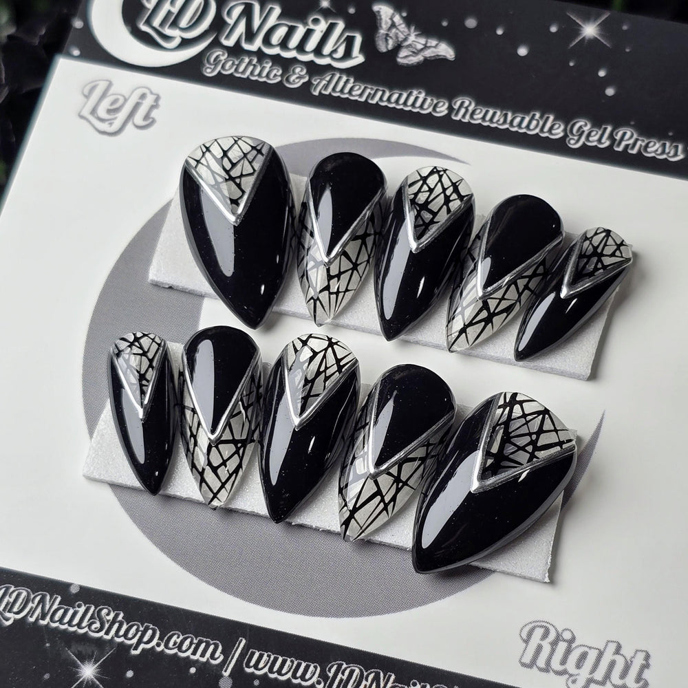 
                      
                        Black Rutilated Quartz
                      
                    