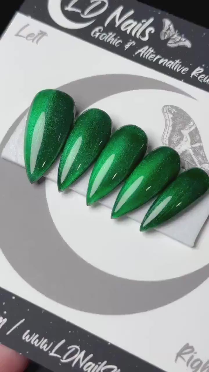 Green Christmas Glass Nails, Xmas Press On Nails, Winter Nails, Gothic Press Ons, Witchy Nails, Reusable False Nails, Alternative Nail