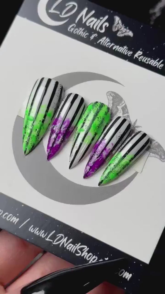 
                      
                        Load and play video in Gallery viewer, Beetle WHO?! Black and White Spooky Striped Nails, Green and Purple Gothic Halloween Nails, Goth Press Ons, Reusable False Nails
                      
                    